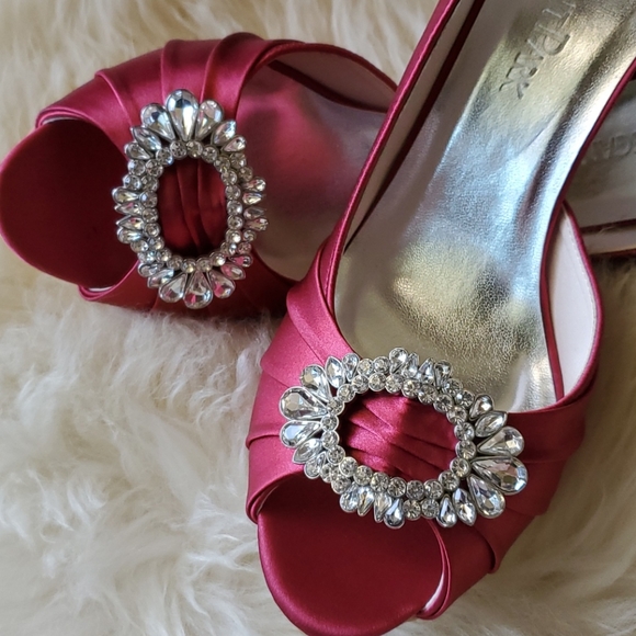 Lovely Crystal Accent Berry Satin SATC Heels - Picture 8 of 8